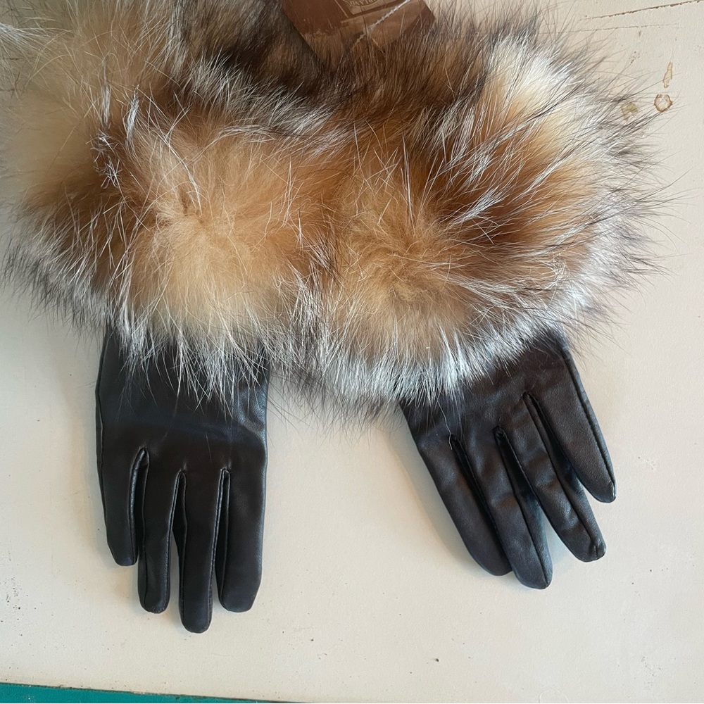 Leather gloves